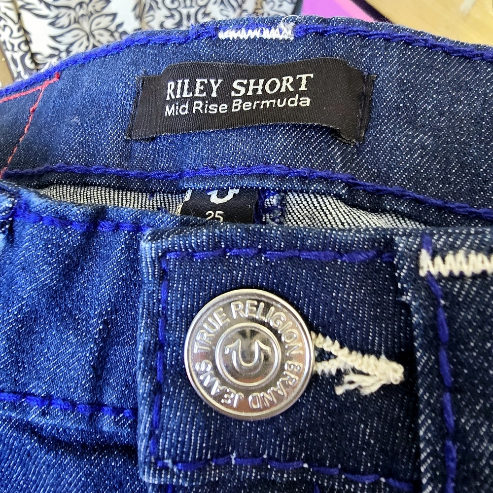 True Religion Riley Shorts - Picture 2 of 9